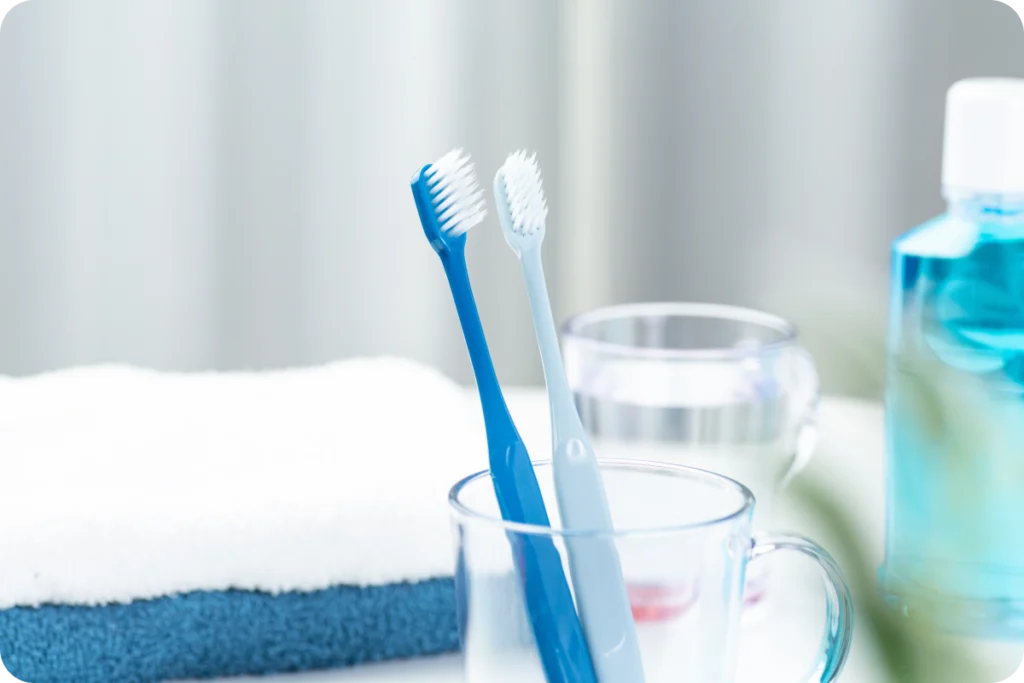 Brosse à dents et accessoires d'hygiène bucco-dentaire